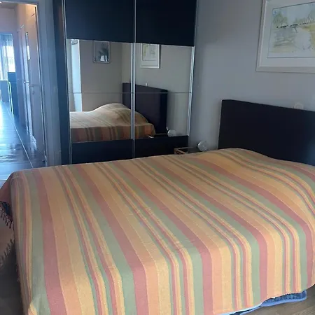 Adora Apartment *